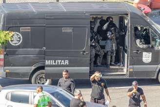 Policiais no Maracanã, onde Vasco e Corinthinas disputam final da Copa do Brasil