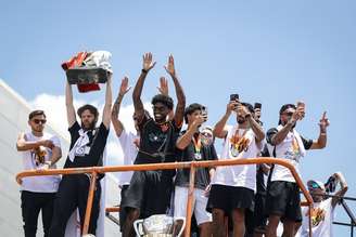 Jogadores do Corinthians fizeram provocações ao Vasco e ao Palmeiras.