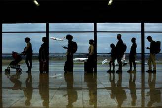 Passageiros no aeroporto de Confins, em Minas Gerais