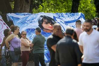 FR12 SAO PAULO - SP - 26/12/2025 - CIDADES - VELÓRIO TAINARA - O corpo de Tainara Souza Santos, 31 anos, que morreu na quarta-feira (24), após ficar internada por 25 dias depois de ser atropelada e arrastada por um homem na Marginal Tietê será velado a partir das 8 horas desta sexta-feira (26) no Cemitério São Pedro, na Zona Leste de São Paulo. O sepultamento será às 12 horas.Ela deixa dois filhos: um menino, de 12 anos, e uma menina, de 7 anos. Tainara estava internada no Hospital das Clínicas desde 29 de novembro, na capital paulista, e passou por cerca de cinco cirurgias de alta complexidade.. FOTO: Felipe Rau/Estadão