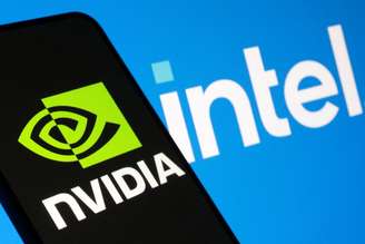 Ilustração com logotipos da Nvidia e da Intel
18 de setembro de 2025
REUTERS/Dado Ruvic 