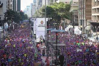 Avenida Paulista durante a 99.ª Corrida Internacional de São Silvestre em 31 de dezembro de 2024.