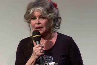 A atriz Brigitte Bardot, ícone do cinema francês, morreu no dia 28 de dezembro de 2025 aos 91 anos, deixando um legado de beleza, controvérsias e ativismo que atravessou décadas e marcou a cultura popular mundial.