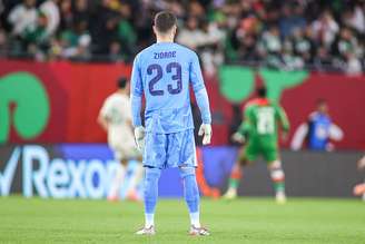Luca Zidane em ação pela Argélia