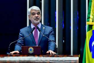 Senador Humberto Costa (PT-PE) comanda a Secretaria de Relações Internacionais do partido