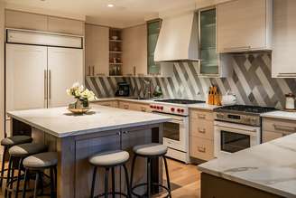 Para preservar o bom astral em casa, vistorie a sua cozinha e evite manter utensílios repetidos