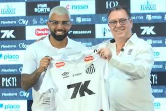 Gabigol é apresentado como reforço do Santos pelo presidente Marcelo Teixeira.