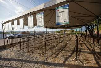 Tenda para organização dos atendimentos em Pacaraima (RR), na fronteira com a Venezuela; até o momento, não houve aumento no fluxo migratório, segundo o Ministério da Saúde.