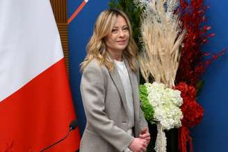 Giorgia Meloni durante coletiva de imprensa em Roma