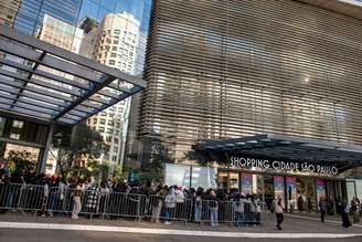 Homem morrem em Shopping Cidade São Paulo após cair de uma altura de 10 metros.