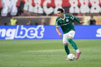 Raphael Veiga (Palmeiras) durante jogo contra o Flamengo, no dia 29.11.2025 