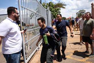 Brasília (DF), 16/11/2025 - Candidatos comparecem a local de prova para realização do segundo dia do Exame Nacional do Ensino Médio (Enem) 2025.