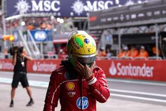 08-11-2025 - SÃO PAULO - SP / GRANDE PRÊMIO SÃO PAULO DE F1 - Piloto Lewis Hamilton da Ferrari em treino classificatório no autódromo José Carlos Pace (Interlagos) no sábado, véspera da corrida do São Paulo Grand Prix de Fórmula 1.