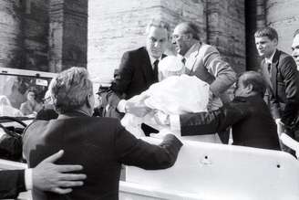 Mordomo conforta Papa após atentado na Praça São Pedro