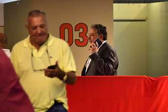 Julio Casares em reunião do Conselho