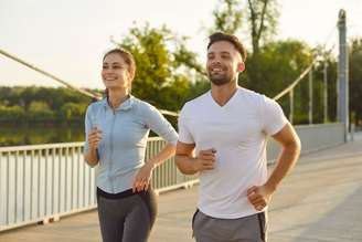 Alteração na rotina de treinos pode impactar tanto a prática de exercícios quanto a alimentação e o bem-estar