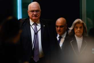 O presidente do STF Edson Fachin disse a colegas que antecipou a volta do recesso porque o 'momento exige'