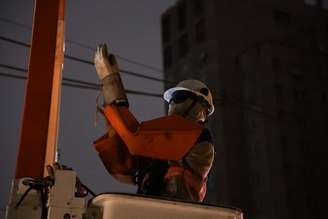Equipes da Enel durante os trabalhos em SP.