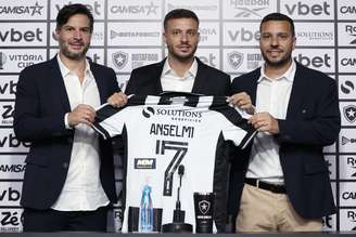 Martín Anselmi durante sua apresentação no Botafogo 