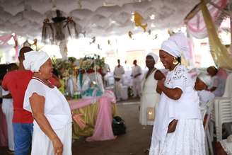 A festa reúne rituais do candomblé, música, dança e cortejos como forma de resistência e afirmação da identidade negra – Wikimedia Commons/Tatiana Azeviche-Setur