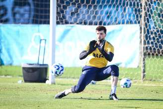 Thiago Volpi chega como 'sombra' para Cleiton. 