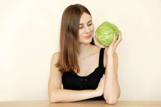 O repolho surge como aposta forte tanto na cozinha quanto no universo da comunicação visual
