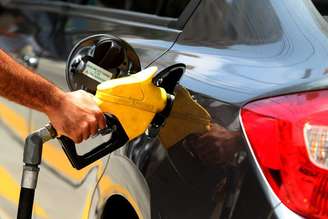 Preço médio de venda da gasolina pela estatal passará a ser, em média, de R$ 2,57 por litro, uma redução de R$ 0,14 por litro