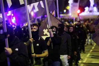 Espanha viveu momentos de tensão em meio a protestos de grupos neonazistas em 2025