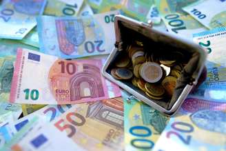 A simpatia da moeda ajuda a virar o mês com mais consciência e foco na prosperidade