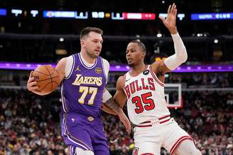 Os Lakers venceram os Bulls com grande atuação de Doncic