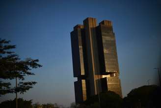 Comprometimento de renda das famílias seguiu no maior nível da série histórica em novembro de 2025, segundo o BC