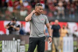 Jair Ventura, técnico do Vitória 