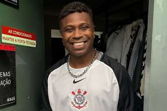 Edílson Capetinha provoca Palmeiras em festa do BBB 26