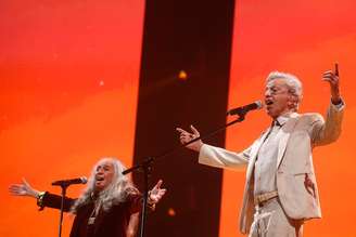 Caetano Veloso e Maria Bethânia durante show no Allianz Parque em dezembro de 2024
