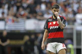 Lucas Paquetá em sua reestreia com a camisa do Flamengo