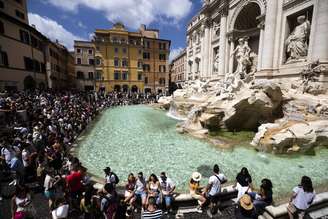 Fontana di Trevi é um dos monumentos mais concorridos de Roma
