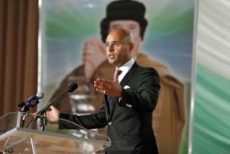 Saif al-Islam foi baleado no jardim de sua casa por homens armados