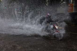 Dias de chuva devem seguir até o fim de semana.