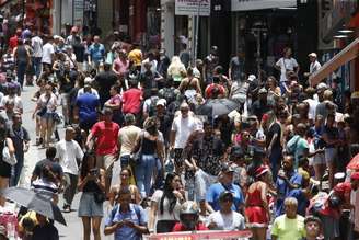 Projeções indicam mais de 600 mil empregos formais perdidos com fim da escala 6x1, aponta o CLP