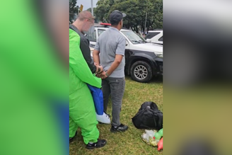 Policiais fantasiados de ETs prendem três por venda de bebida adulterada no Bloco da Ivete, em SP