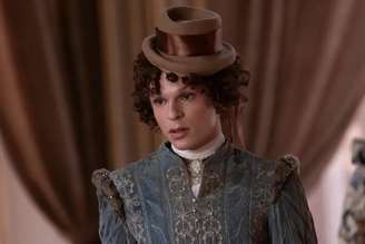 Pedro Fasanaro, uma pessoa não-binária, interpreta Severina em 'Dona Beja'