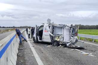 Furgão atacado por bandidos em rodovia no sul da Itália