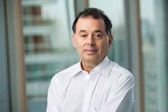 Luis Stuhlberger diz que estrangeiros detêm US$ 38 trilhões em ativos americanos; qualquer movimentação de 1% ou 2% desses recursos representa um grande fluxo em direção a outros mercados