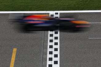 Max Verstappen durante os testes