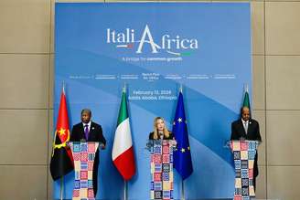 Meloni com Youssouf e Lourenço em cúpula Itália-África, na Etiópia