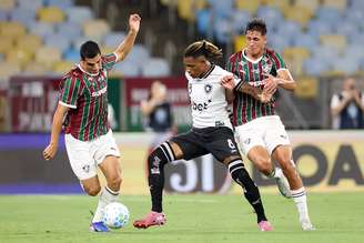 Danilo durante partida do Botafogo 