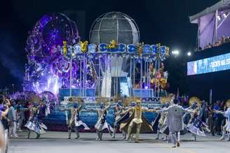 Comissão de frente da Rosas de Ouro