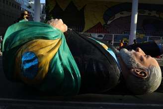 Alegoria que será apresentada no desfile da Acadêmicos de Niterói na noite deste domingo