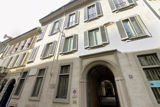 Fachada do Palácio Taverna, em Milão