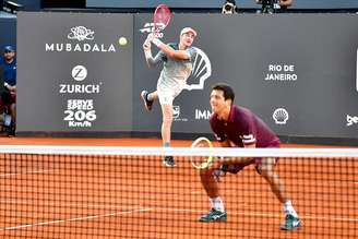 João Fonseca e Marcelo Melo jogam juntos a chave de duplas do Rio Open.